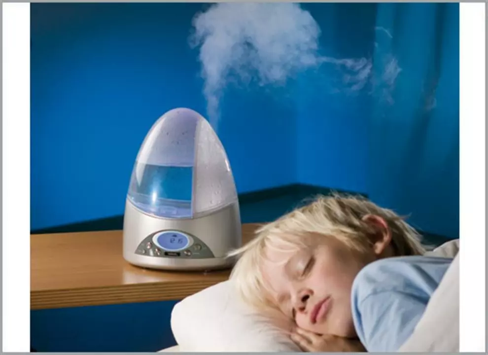 How to properly use a humidifier to alleviate a sore throat